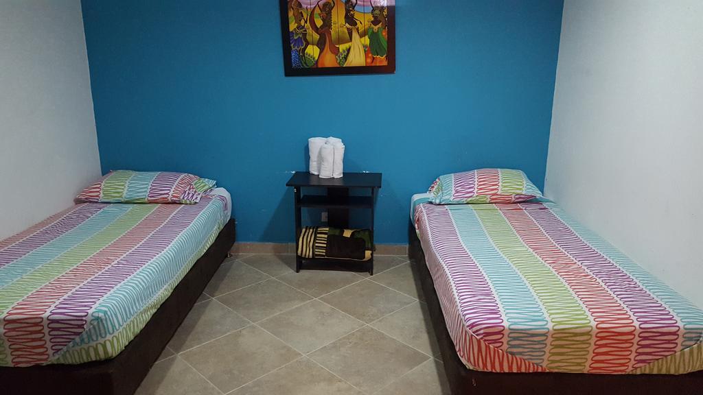 Hostal El Hangar Rionegro Eksteriør bilde