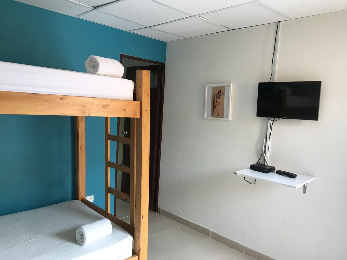Hostal El Hangar Rionegro Eksteriør bilde