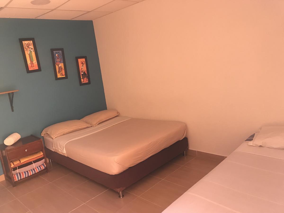Hostal El Hangar Rionegro Eksteriør bilde