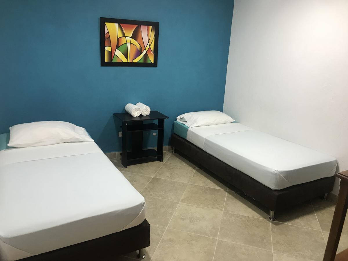 Hostal El Hangar Rionegro Eksteriør bilde