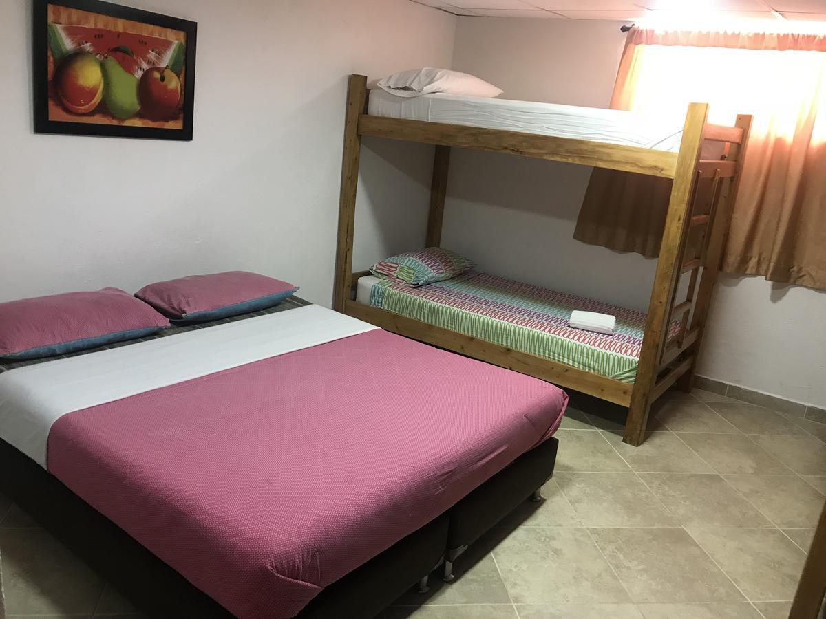 Hostal El Hangar Rionegro Eksteriør bilde