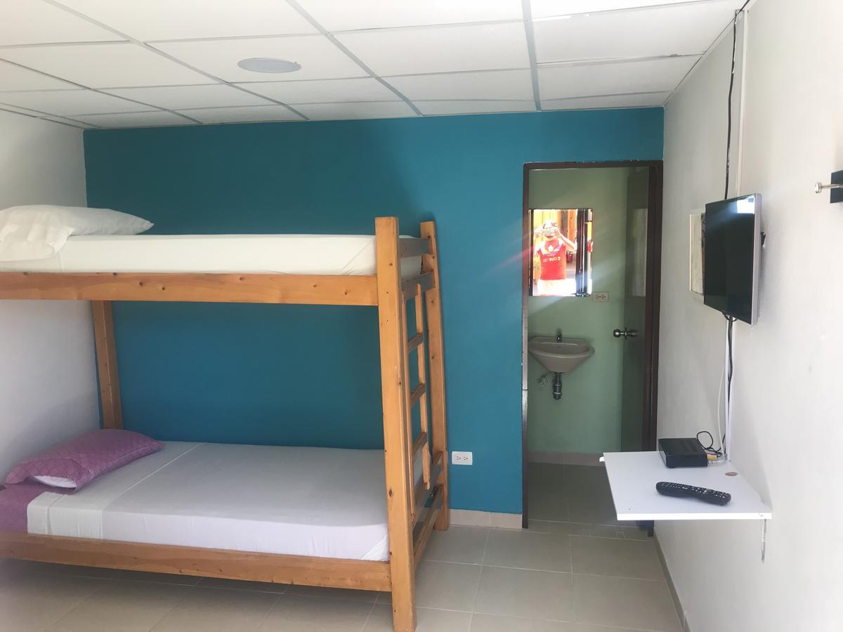 Hostal El Hangar Rionegro Eksteriør bilde